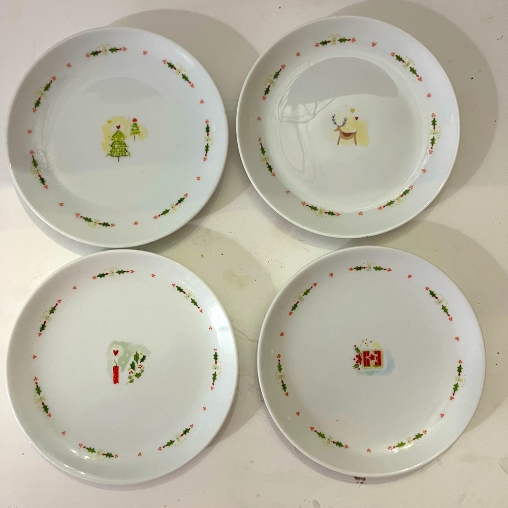 Boston Warehouse Trading Corp Holiday Dinner Plate Set Vintage Christmas 2002